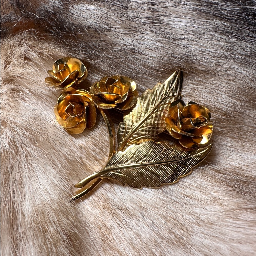 1950's Gold Tone Floral Rose Brooch